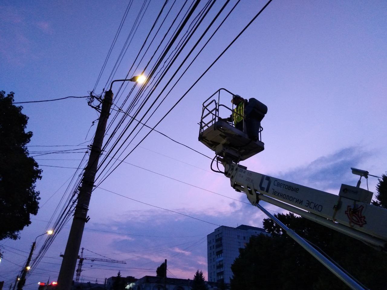 За неделю в Курске электрики обработали 20 жалоб горожан на работу фонарей